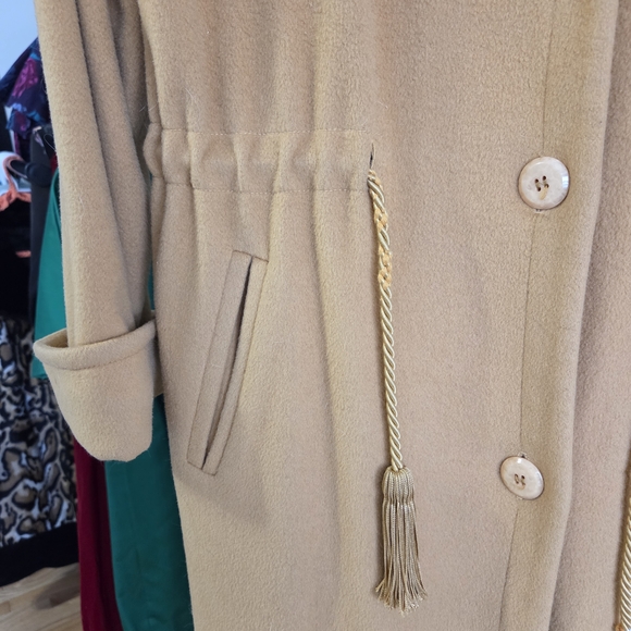 Vintage Camel Drawstring-Waist Trench Coat - Picture 4 of 5